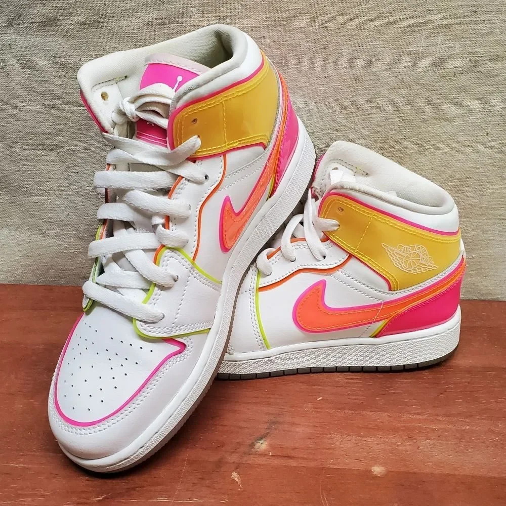 Nike Air Jordan 1 Mid Edge Glow in Size 4.5Y